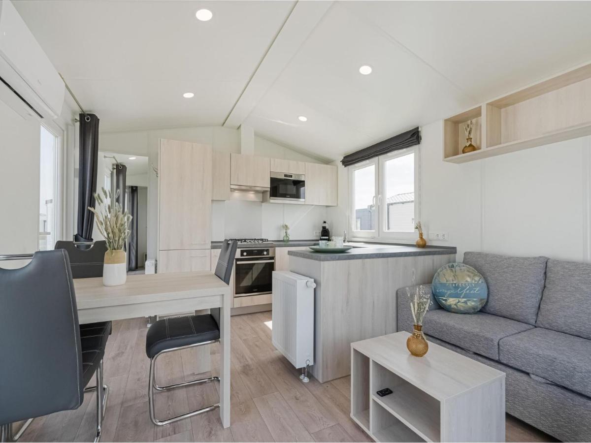 Le Boucanier - Omheinde Stacaravan Aan Zee Middelkerke Bagian luar foto